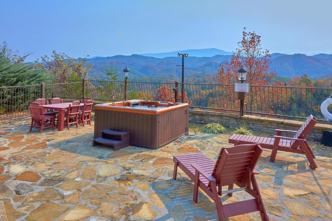 Journey'S End, 5 Bedrooms, Sleeps 12, Private Outdoor Pool, Theater, Sauna Sevierville Luaran gambar