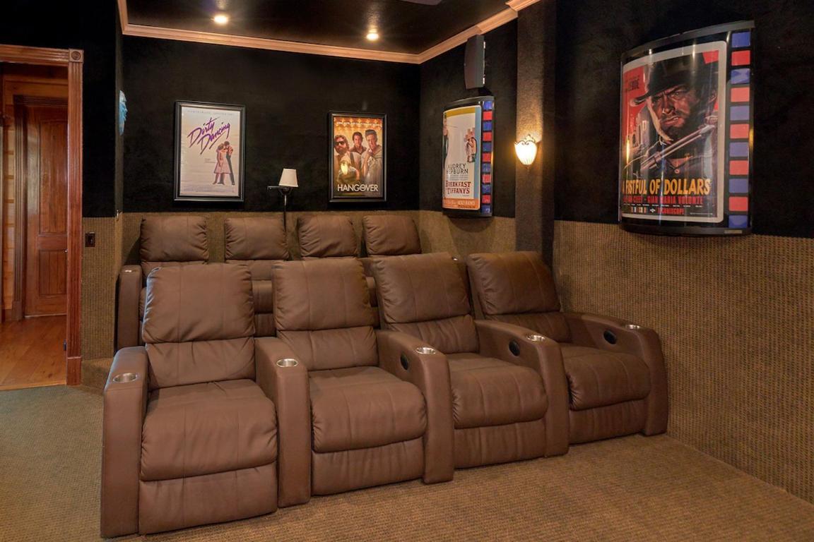 Journey'S End, 5 Bedrooms, Sleeps 12, Private Outdoor Pool, Theater, Sauna Sevierville Luaran gambar