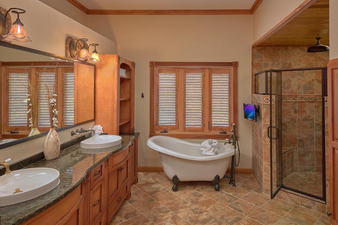 Journey'S End, 5 Bedrooms, Sleeps 12, Private Outdoor Pool, Theater, Sauna Sevierville Luaran gambar