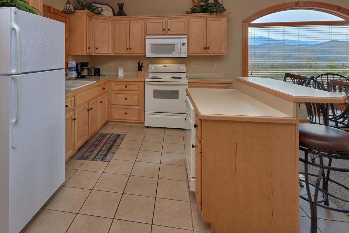 Journey'S End, 5 Bedrooms, Sleeps 12, Private Outdoor Pool, Theater, Sauna Sevierville Luaran gambar