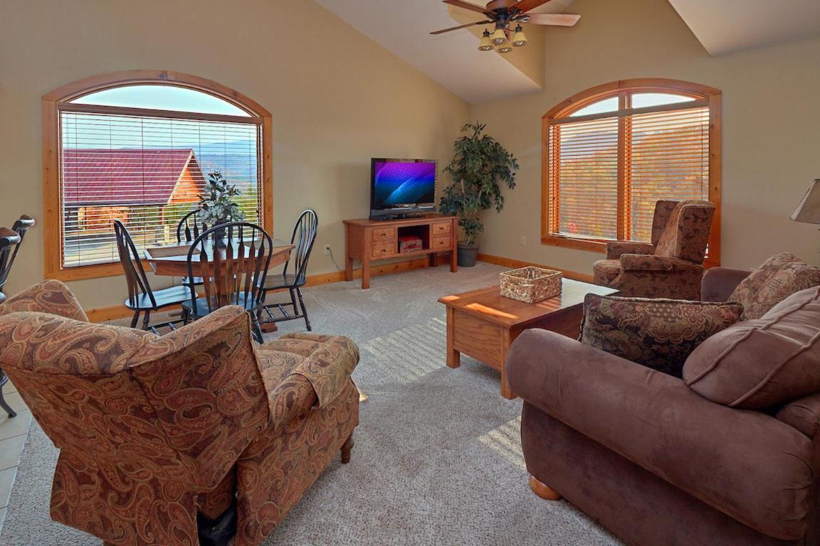 Journey'S End, 5 Bedrooms, Sleeps 12, Private Outdoor Pool, Theater, Sauna Sevierville Luaran gambar