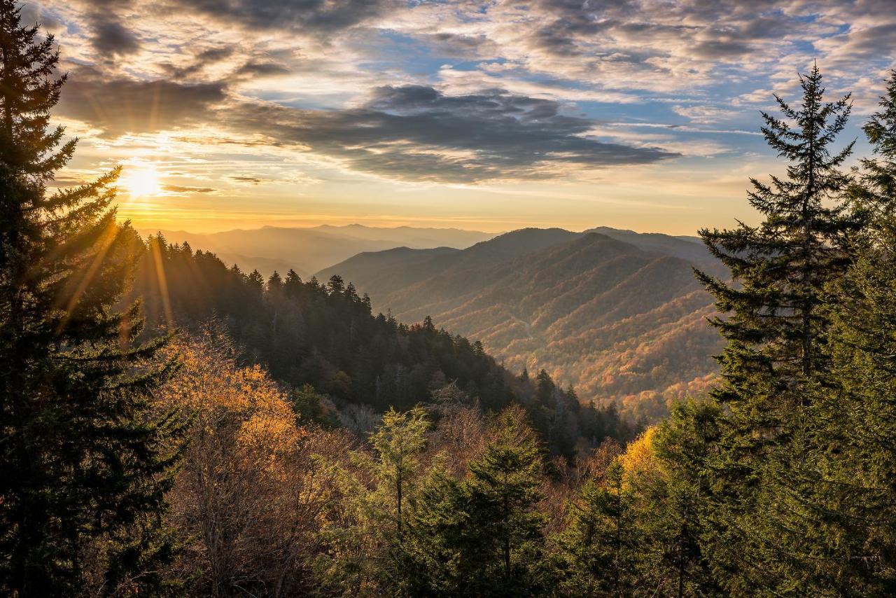 Journey'S End, 5 Bedrooms, Sleeps 12, Private Outdoor Pool, Theater, Sauna Sevierville Luaran gambar